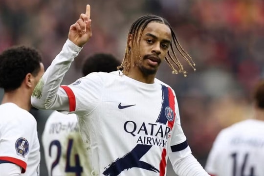 Chuyển nhượng MU 8/12: Galatasaray hỏi Ugarte, nhắm Barcola