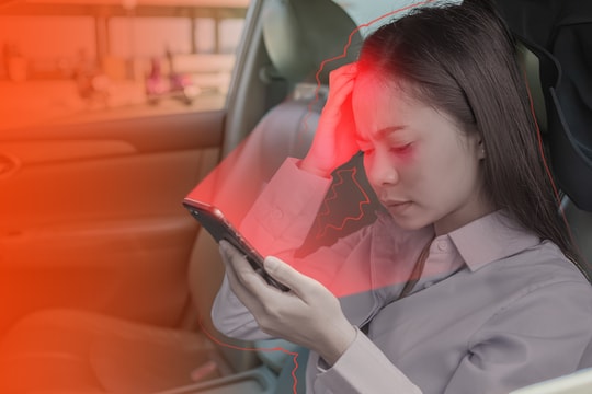 Bí quyết chống say xe khi dùng điện thoại trên ô tô