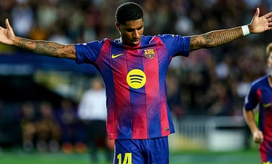 Rashford thăng hoa ở Barcelona, Man Utd mất thế đàm phán