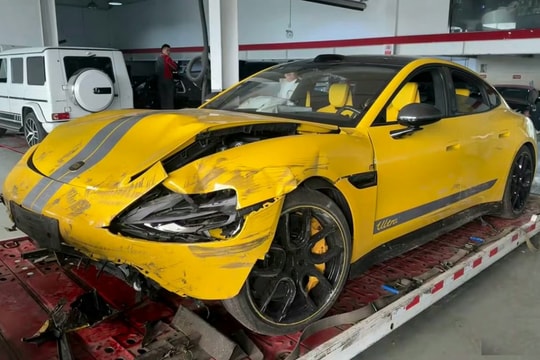 Xe tự lái dịch vụ gọi xe ở Chu Châu: hai người bị thương