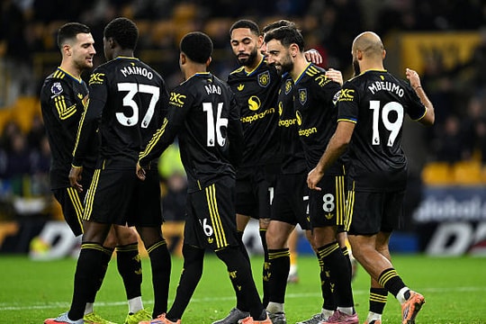 Man United thắng Wolves 4-1, Bruno Fernandes lập cú đúp