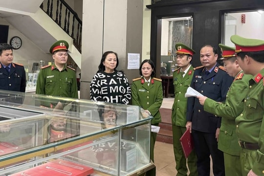 Khởi tố, bắt tạm giam vợ chồng giám đốc Công ty vàng bạc