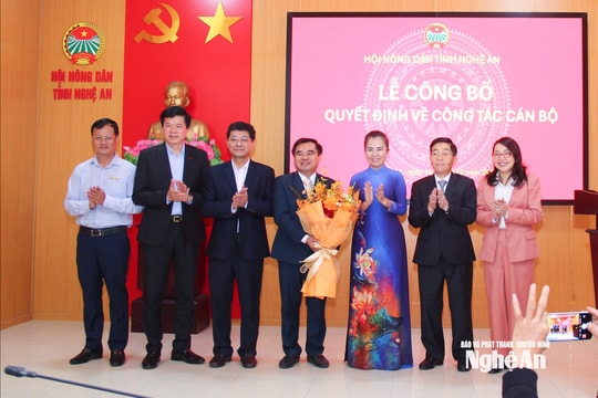 Công bố Quyết định chỉ định, điều động đồng chí Nguyễn Viết Hùng giữ chức Chủ tịch Hội Nông dân tỉnh Nghệ An