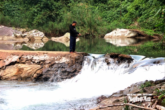 Lũ cuốn trôi đập nước, người dân Piêng Cu thấp thỏm trước vụ xuân tới