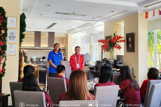 ĐT nữ Việt Nam được động viên trước trận gặp Myanmar