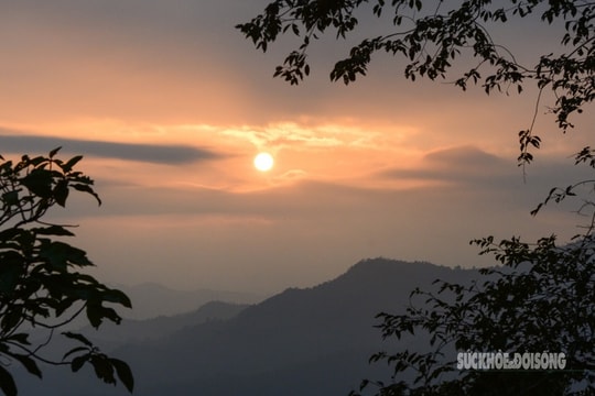 Đồn Đèn: đón bình minh và săn biển mây từ 4–6 giờ sáng