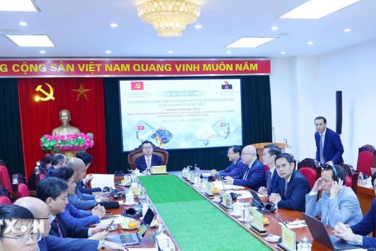 Việt Nam - Cuba trao đổi về vai trò lãnh đạo của Đảng trong ổn định kinh tế vĩ mô