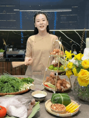 Phương Oanh tái xuất với ngoại hình thay đổi sau thời gian im ắng