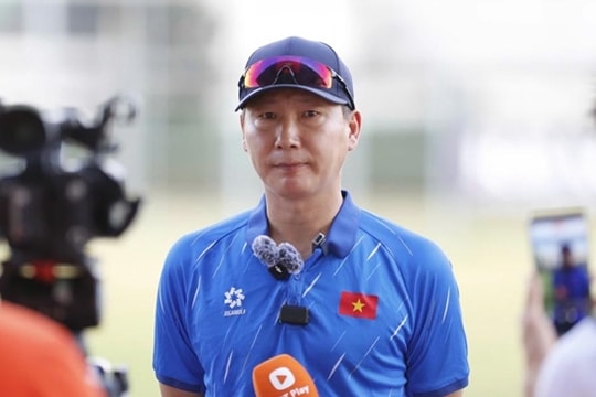 U22 Việt Nam quyết hạ Malaysia; Viettel chia tay Tiến Anh