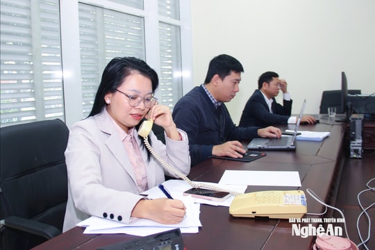 Kỳ họp thứ 35, HĐND tỉnh Nghệ An khoá XVIII tiếp nhận 28 lượt ý kiến cử tri qua đường dây điện thoại trực tuyến