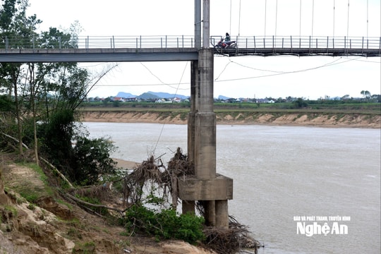 Nghệ An: Nhiều cầu treo xuống cấp sau mưa lũ