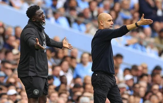 Man City áp sát Arsenal, Kolo Toure ca ngợi Pep Guardiola
