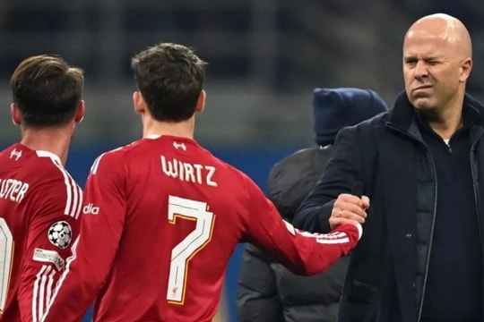 Liverpool thử 4-4-2 kim cương: Wirtz là chìa khóa