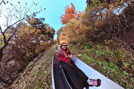 Vạn Lý Trường Thành Mutianyu: trượt máng ngắm lá vàng, lá đỏ