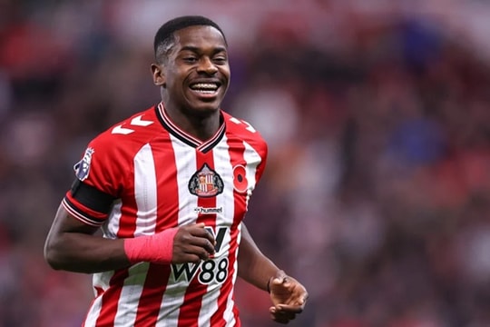 MU và Chelsea tranh Noah Sadiki: hồ sơ máy quét 20 tuổi