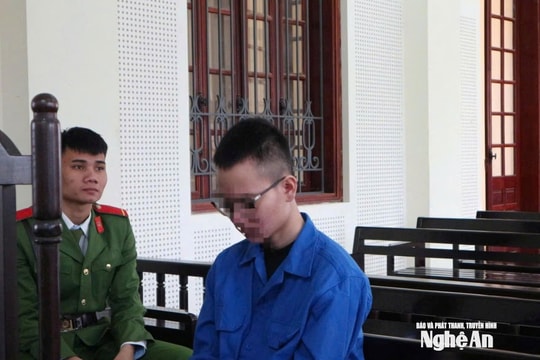 Cú trượt dài của nam sinh nghiện game