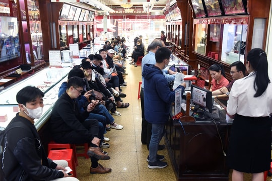 Cập nhật giá vàng sáng 16/12: Bảng giá vàng 9999 24K 18K SJC DOJI PNJ