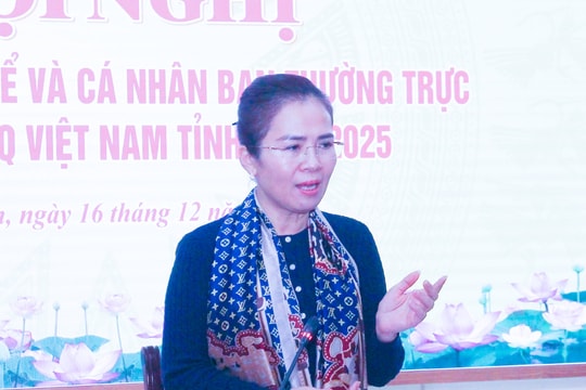 Đồng chí Võ Thị Minh Sinh chủ trì hội nghị kiểm điểm tập thể và cá nhân Ban Thường trực Ủy ban MTTQ Việt Nam tỉnh