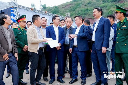 Thường trực Tỉnh ủy kiểm tra thực địa tình hình triển khai 2 dự án trọng điểm