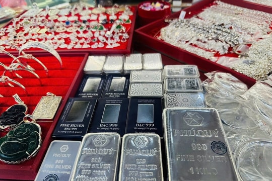 Giá bạc hôm nay 16/12/2025: Bứt phá mạnh cuối năm