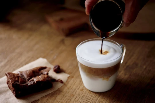 Giá cà phê hôm nay 17/12/2025: Tiếp tục giảm sâu, nông dân chịu lỗ