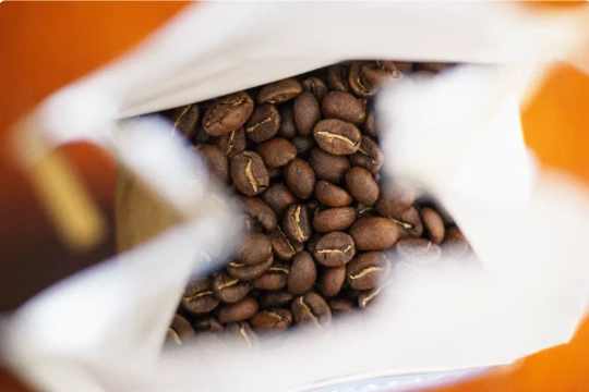 Giá cà phê hôm nay 18/12/2025: Giảm thêm 2000 đồng, thấp nhất trong 4 tháng