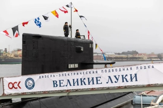 Tàu ngầm Velikiye Luki và năng lực Project 677 Lada