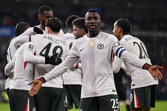 Caicedo dẫn dắt tuyến giữa, Chelsea hạ Cardiff 3-1