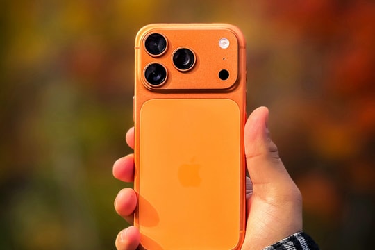 iPhone 18 Pro rò rỉ thiết kế mới, iPhone Fold có thể rất nhỏ gọn