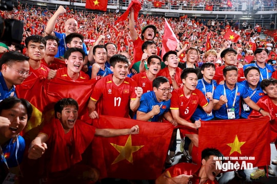 U22 Việt Nam lội ngược dòng trước U22 Thái Lan giành chức vô địch SEA Games 33