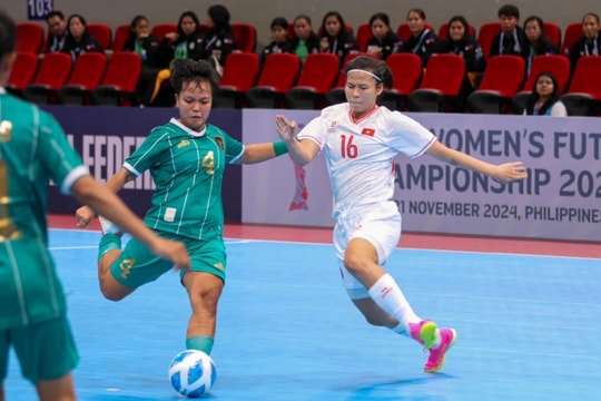 Futsal nữ Việt Nam dẫn 4-0 Indonesia sau 12 phút