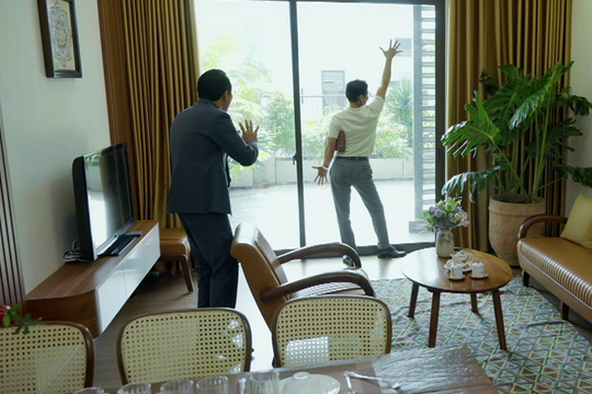 Gia đình trái dấu tập 9: Thái Sơn xuất hiện, ông Phi chật vật với nghề mới