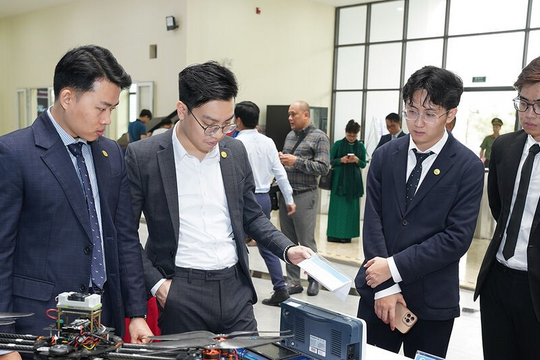 Bộ trưởng Nội vụ trả lời về lộ trình thực hiện cải cách tiền lương