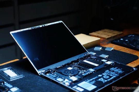 Laptop Framework tăng giá hai lần trong một tuần do linh kiện