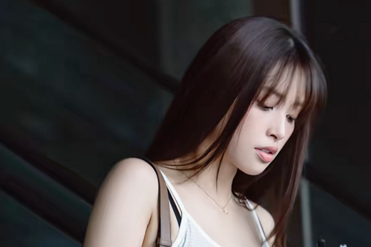 Hoa hậu Tiểu Vy gây chú ý với video theo trào lưu 'trạm tỷ'