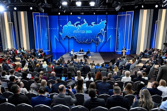 Tổng thống Putin tuyên bố quân đội Nga đang tiến công trên toàn mặt trận