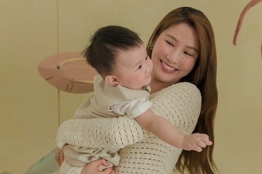 Diễm My 9X lần đầu khoe rõ diện mạo con trai đầu lòng