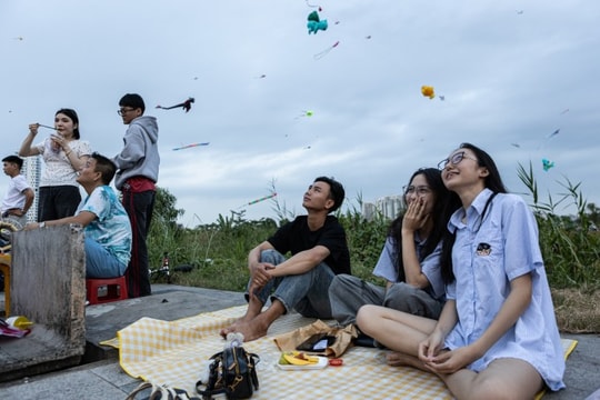 TP HCM và miền Tây: hai thế giới trên một hành trình