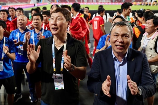 VFF chuẩn bị gia hạn hợp đồng lịch sử với HLV Kim Sang-sik