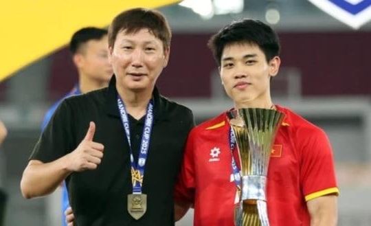 Đình Bắc: Từ 'sao trẻ ảo tưởng' đến Quả bóng vàng Việt Nam 2025