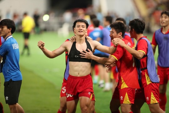 U22 Việt Nam ngược dòng 3-2 Thái Lan, giành HCV SEA Games 33