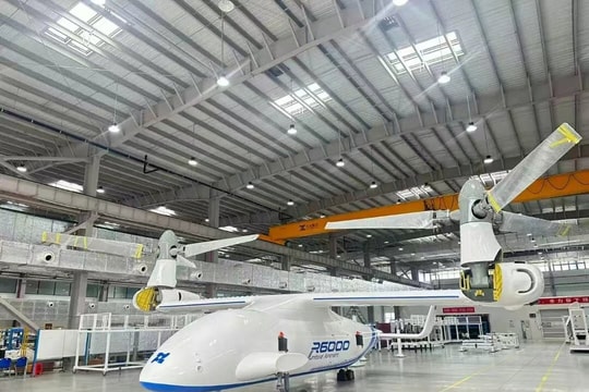 Trực thăng không người lái Lanying R6000 lần đầu cất cánh