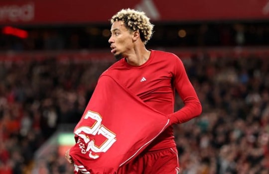 Hugo Ekitike trên đường tái hiện kỳ tích của Luis Suarez tại Liverpool