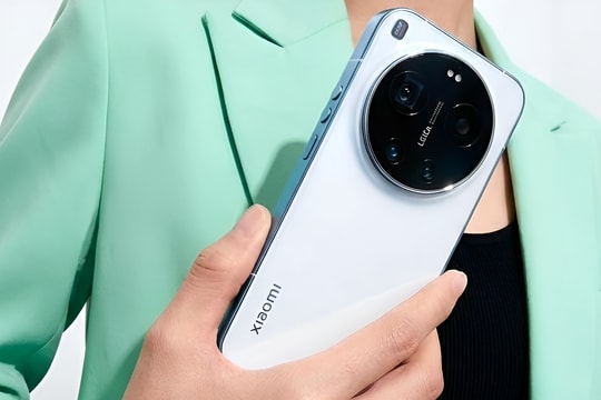 Xiaomi 17 Ultra lộ diện: Pin 6.800mAh trong thân máy siêu mỏng