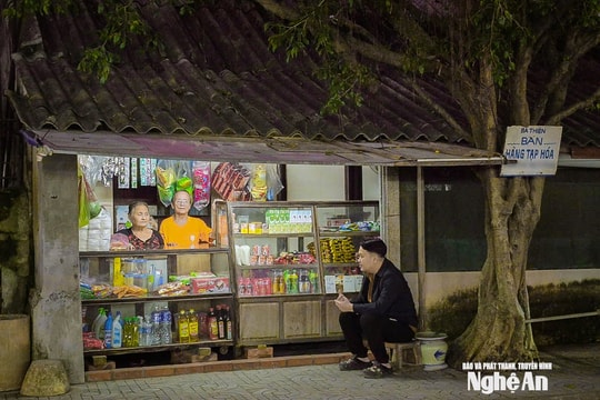 Quán tạp hoá “bán vé” trở về tuổi thơ