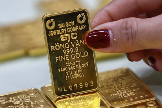 Giá vàng chiều hôm nay 22/12/2025: Giá vàng ACB SJC PNJ, 9999 24K, vàng thế giới