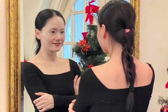 Lan Phương gây chú ý với ảnh mặt mộc ở tuổi 42