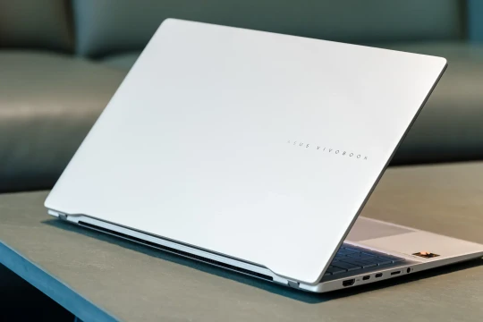 Vivobook S 15 S5507: Sức mạnh Snapdragon X Elite thách thức Apple