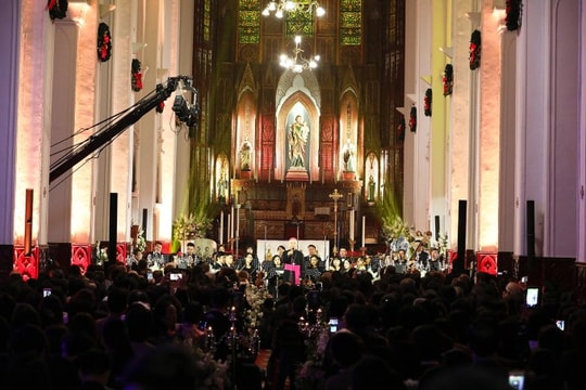 Hà Nội Giáng sinh 2025: trải nghiệm từ bình dân đến cao cấp