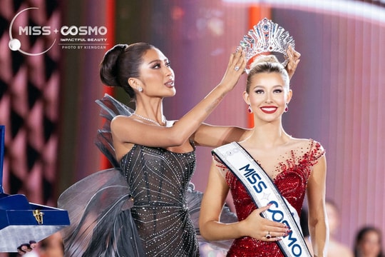 Người đẹp Mỹ Yolina Lindquist đăng quang Miss Cosmo 2025